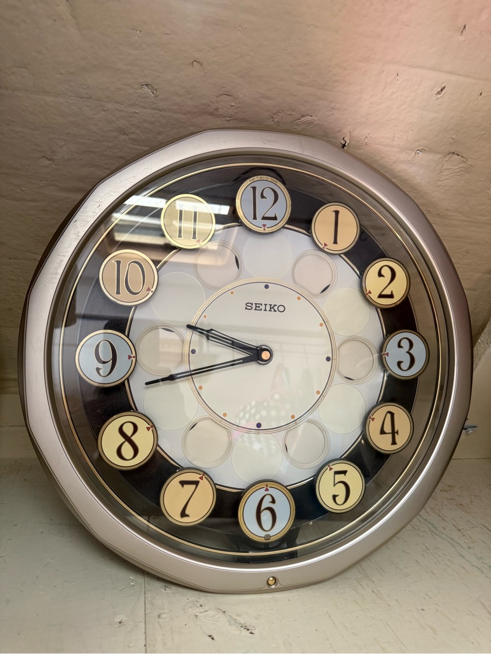 Seiko QXM106SRH "Twirling Numbers" Melodies in Motion wall clock - Picture 10 of 13
